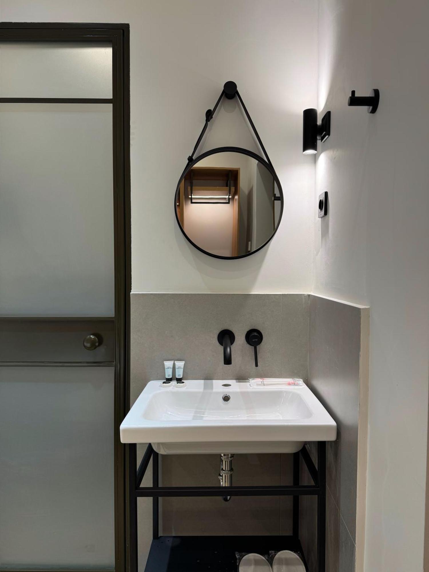 Mosh Mosh Boutique Hotel Almaty Bagian luar foto
