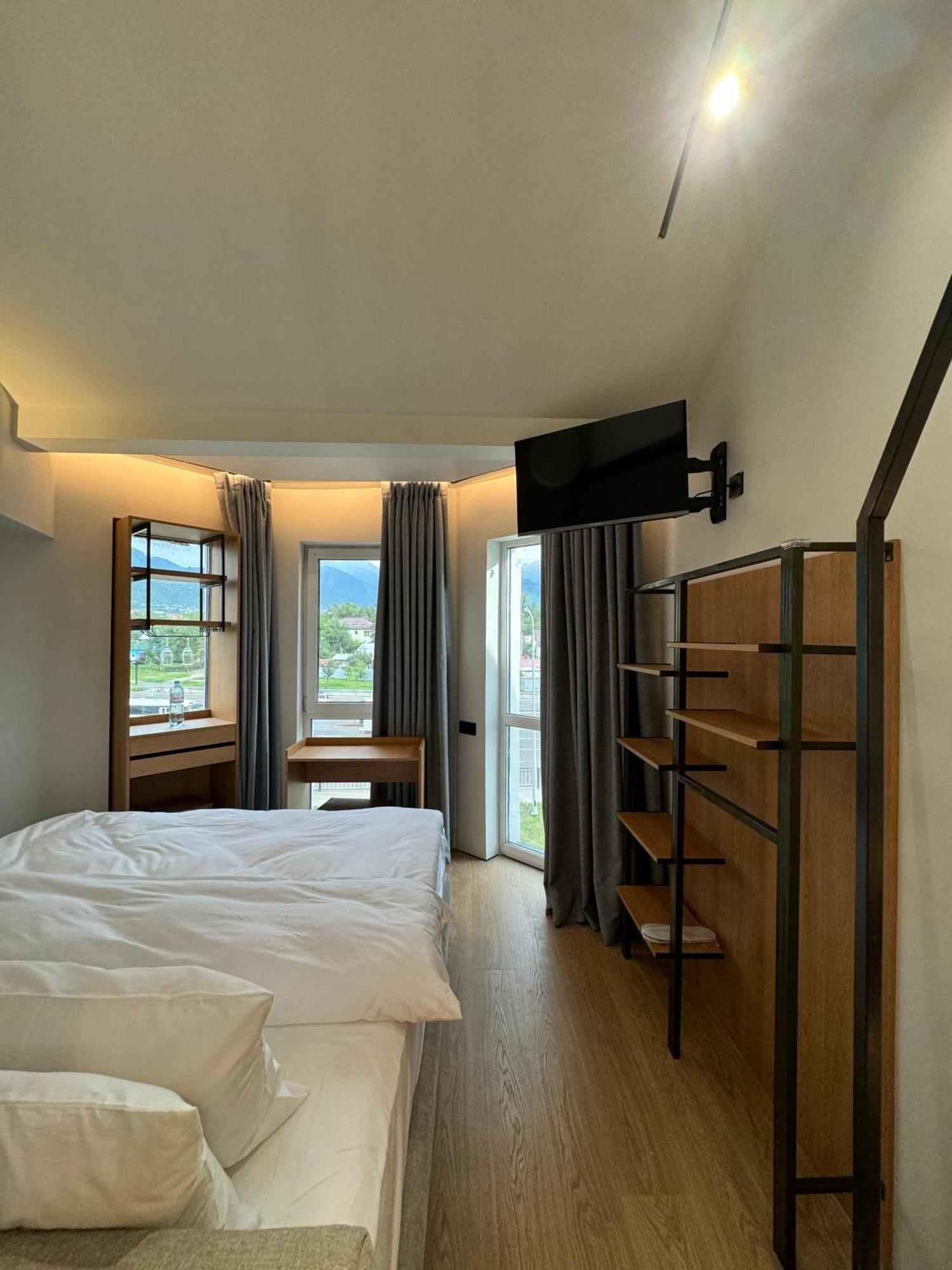 Mosh Mosh Boutique Hotel Almaty Bagian luar foto